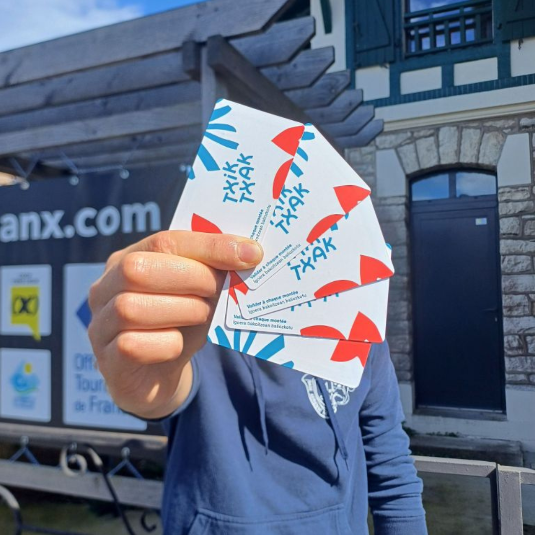 Présentation de plusieurs tickets de transport TxikTxak